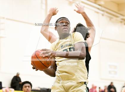 Thumbnail 2 in Moreau Catholic vs. Bishop Manogue (NorCal Catholic School Challenge) photogallery.