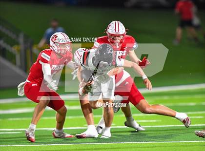 Thumbnail 2 in Mineral Wells vs Glen Rose (Texas UIL 4A D2 Bi-District) photogallery.