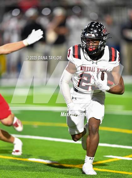 Thumbnail 2 in Mineral Wells vs Glen Rose (Texas UIL 4A D2 Bi-District) photogallery.