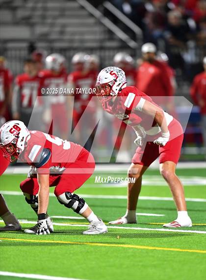 Thumbnail 3 in Mineral Wells vs Glen Rose (Texas UIL 4A D2 Bi-District) photogallery.
