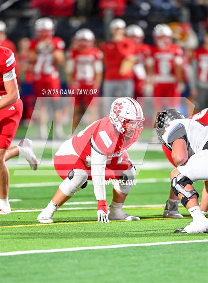 Thumbnail 1 in Mineral Wells vs Glen Rose (Texas UIL 4A D2 Bi-District) photogallery.