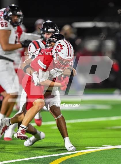 Thumbnail 3 in Mineral Wells vs Glen Rose (Texas UIL 4A D2 Bi-District) photogallery.