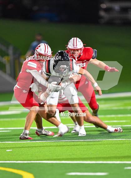 Thumbnail 3 in Mineral Wells vs Glen Rose (Texas UIL 4A D2 Bi-District) photogallery.