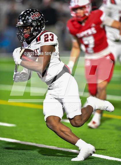 Thumbnail 2 in Mineral Wells vs Glen Rose (Texas UIL 4A D2 Bi-District) photogallery.