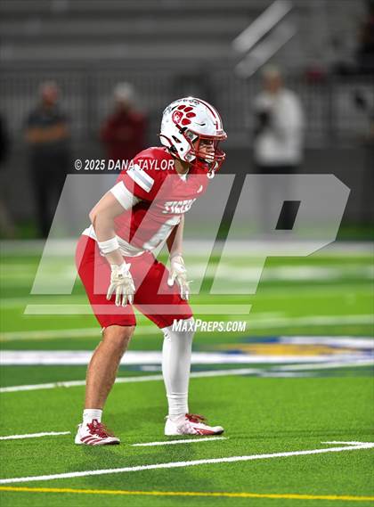 Thumbnail 1 in Mineral Wells vs Glen Rose (Texas UIL 4A D2 Bi-District) photogallery.