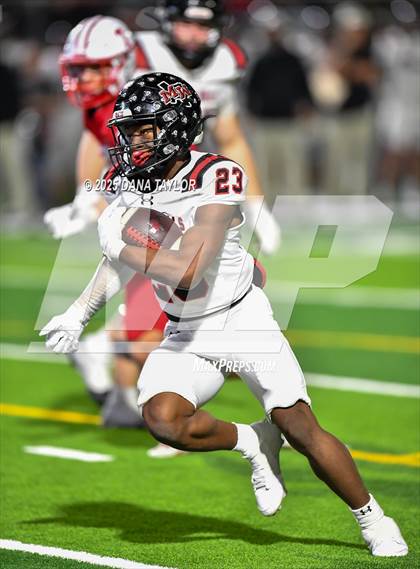 Thumbnail 1 in Mineral Wells vs Glen Rose (Texas UIL 4A D2 Bi-District) photogallery.