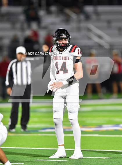 Thumbnail 1 in Mineral Wells vs Glen Rose (Texas UIL 4A D2 Bi-District) photogallery.