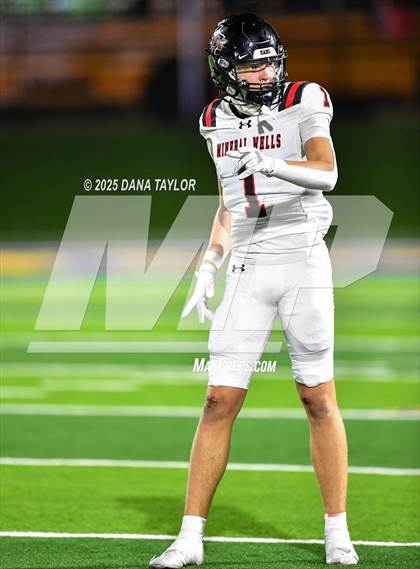 Thumbnail 1 in Mineral Wells vs Glen Rose (Texas UIL 4A D2 Bi-District) photogallery.