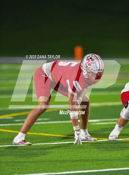 Thumbnail 3 in Mineral Wells vs Glen Rose (Texas UIL 4A D2 Bi-District) photogallery.