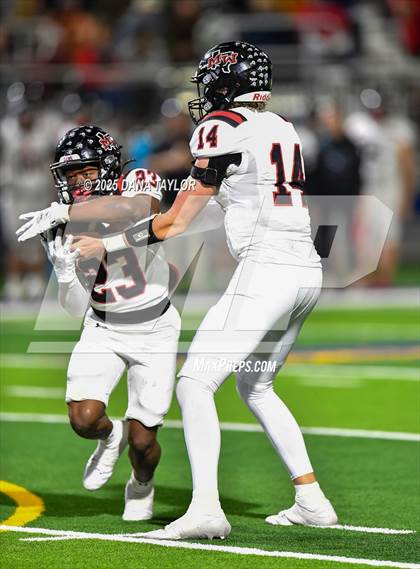 Thumbnail 1 in Mineral Wells vs Glen Rose (Texas UIL 4A D2 Bi-District) photogallery.