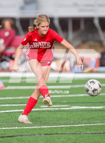 Thumbnail 2 in Bountiful vs. Maple Mountain (UHSAA 5A Second Round) photogallery.