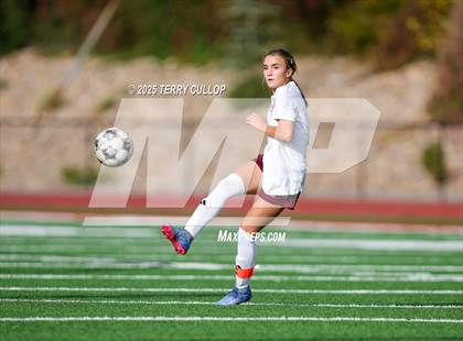 Thumbnail 3 in Bountiful vs. Maple Mountain (UHSAA 5A Second Round) photogallery.