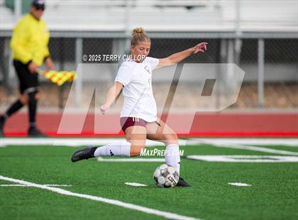 Thumbnail 3 in Bountiful vs. Maple Mountain (UHSAA 5A Second Round) photogallery.