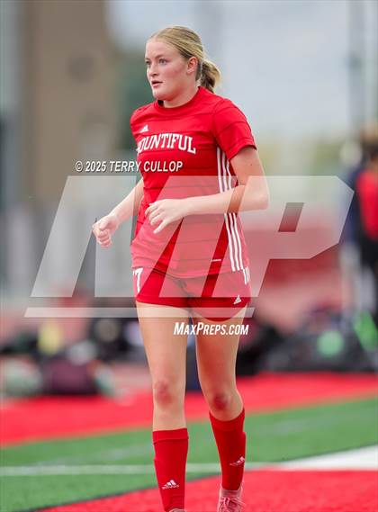 Thumbnail 3 in Bountiful vs. Maple Mountain (UHSAA 5A Second Round) photogallery.
