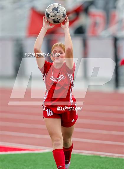 Thumbnail 2 in Bountiful vs. Maple Mountain (UHSAA 5A Second Round) photogallery.