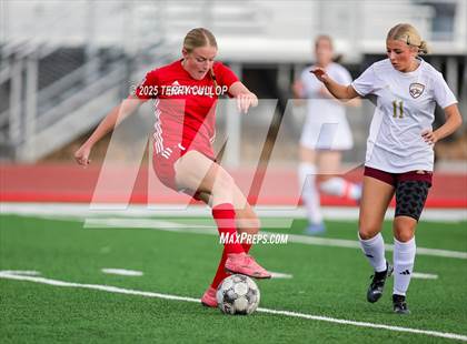 Thumbnail 1 in Bountiful vs. Maple Mountain (UHSAA 5A Second Round) photogallery.