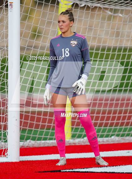 Thumbnail 3 in Bountiful vs. Maple Mountain (UHSAA 5A Second Round) photogallery.