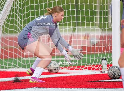 Thumbnail 3 in Bountiful vs. Maple Mountain (UHSAA 5A Second Round) photogallery.