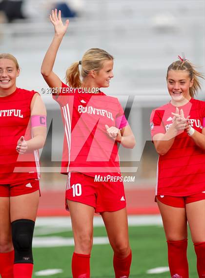 Thumbnail 2 in Bountiful vs. Maple Mountain (UHSAA 5A Second Round) photogallery.