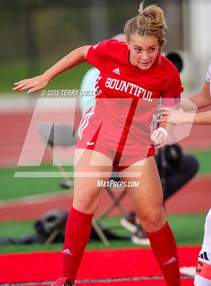 Thumbnail 2 in Bountiful vs. Maple Mountain (UHSAA 5A Second Round) photogallery.