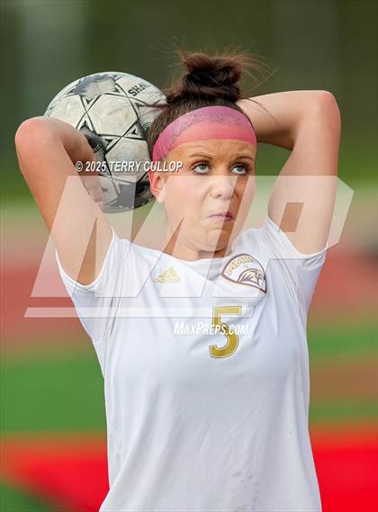 Thumbnail 3 in Bountiful vs. Maple Mountain (UHSAA 5A Second Round) photogallery.