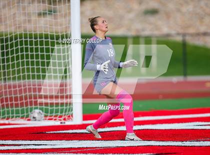 Thumbnail 1 in Bountiful vs. Maple Mountain (UHSAA 5A Second Round) photogallery.