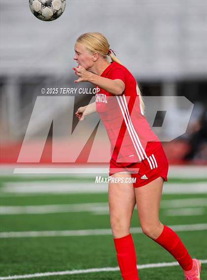 Thumbnail 3 in Bountiful vs. Maple Mountain (UHSAA 5A Second Round) photogallery.