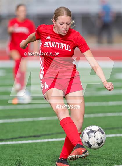 Thumbnail 1 in Bountiful vs. Maple Mountain (UHSAA 5A Second Round) photogallery.