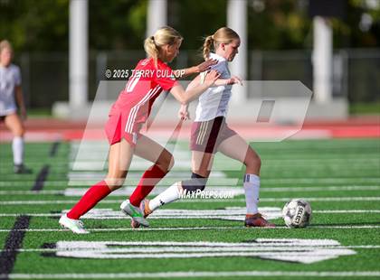 Thumbnail 1 in Bountiful vs. Maple Mountain (UHSAA 5A Second Round) photogallery.