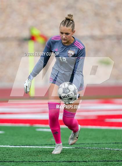 Thumbnail 1 in Bountiful vs. Maple Mountain (UHSAA 5A Second Round) photogallery.