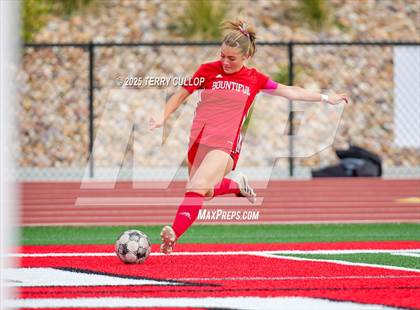 Thumbnail 1 in Bountiful vs. Maple Mountain (UHSAA 5A Second Round) photogallery.