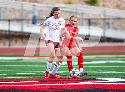 Thumbnail 3 in Bountiful vs. Maple Mountain (UHSAA 5A Second Round) photogallery.