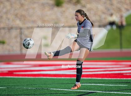 Thumbnail 1 in Bountiful vs. Maple Mountain (UHSAA 5A Second Round) photogallery.