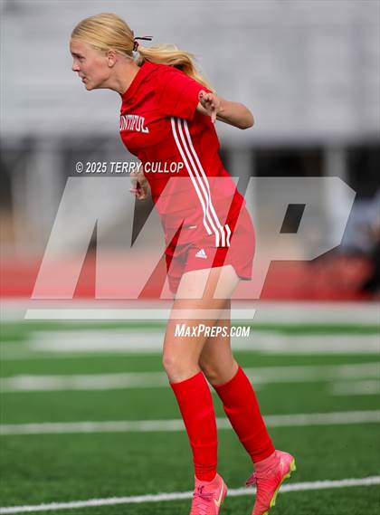Thumbnail 1 in Bountiful vs. Maple Mountain (UHSAA 5A Second Round) photogallery.
