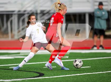 Thumbnail 1 in Bountiful vs. Maple Mountain (UHSAA 5A Second Round) photogallery.
