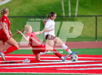 Thumbnail 3 in Bountiful vs. Maple Mountain (UHSAA 5A Second Round) photogallery.