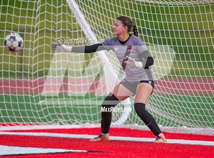 Thumbnail 3 in Bountiful vs. Maple Mountain (UHSAA 5A Second Round) photogallery.