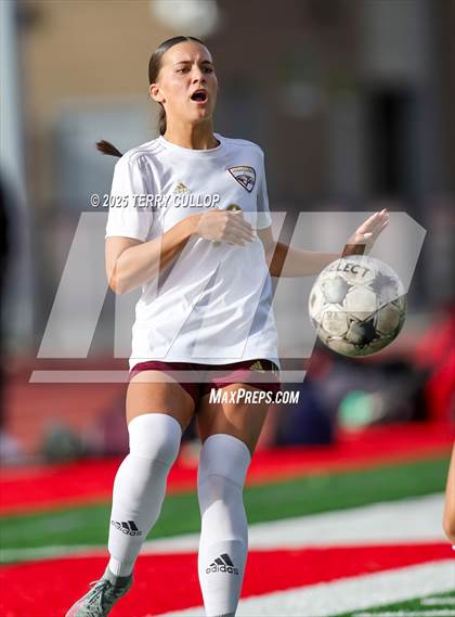 Thumbnail 2 in Bountiful vs. Maple Mountain (UHSAA 5A Second Round) photogallery.
