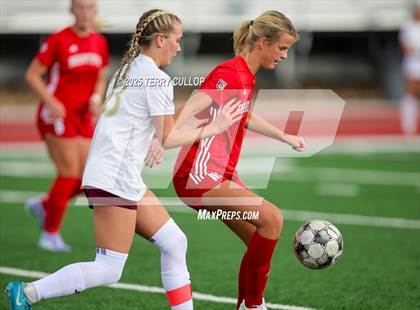 Thumbnail 2 in Bountiful vs. Maple Mountain (UHSAA 5A Second Round) photogallery.