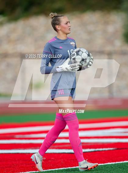Thumbnail 1 in Bountiful vs. Maple Mountain (UHSAA 5A Second Round) photogallery.