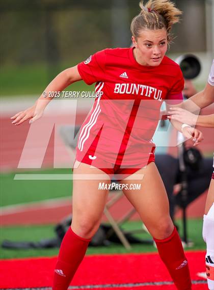 Thumbnail 3 in Bountiful vs. Maple Mountain (UHSAA 5A Second Round) photogallery.