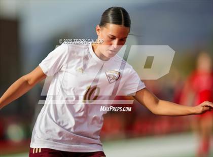 Thumbnail 3 in Bountiful vs. Maple Mountain (UHSAA 5A Second Round) photogallery.