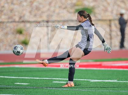 Thumbnail 3 in Bountiful vs. Maple Mountain (UHSAA 5A Second Round) photogallery.