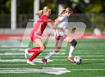 Thumbnail 2 in Bountiful vs. Maple Mountain (UHSAA 5A Second Round) photogallery.