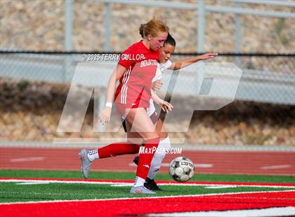 Thumbnail 3 in Bountiful vs. Maple Mountain (UHSAA 5A Second Round) photogallery.