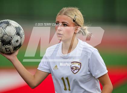 Thumbnail 1 in Bountiful vs. Maple Mountain (UHSAA 5A Second Round) photogallery.