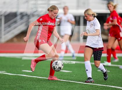 Thumbnail 2 in Bountiful vs. Maple Mountain (UHSAA 5A Second Round) photogallery.