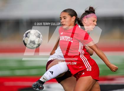 Thumbnail 3 in Bountiful vs. Maple Mountain (UHSAA 5A Second Round) photogallery.