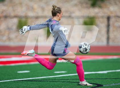 Thumbnail 3 in Bountiful vs. Maple Mountain (UHSAA 5A Second Round) photogallery.
