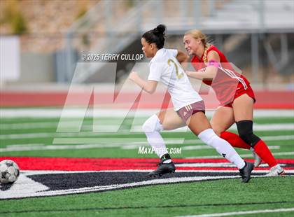 Thumbnail 3 in Bountiful vs. Maple Mountain (UHSAA 5A Second Round) photogallery.